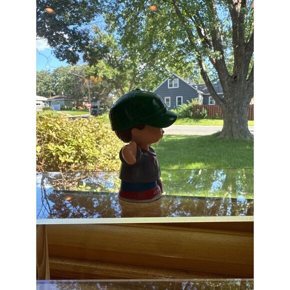 Fisher Price Little People Pizza Delivery Driver Figure - Picture 2 of 5